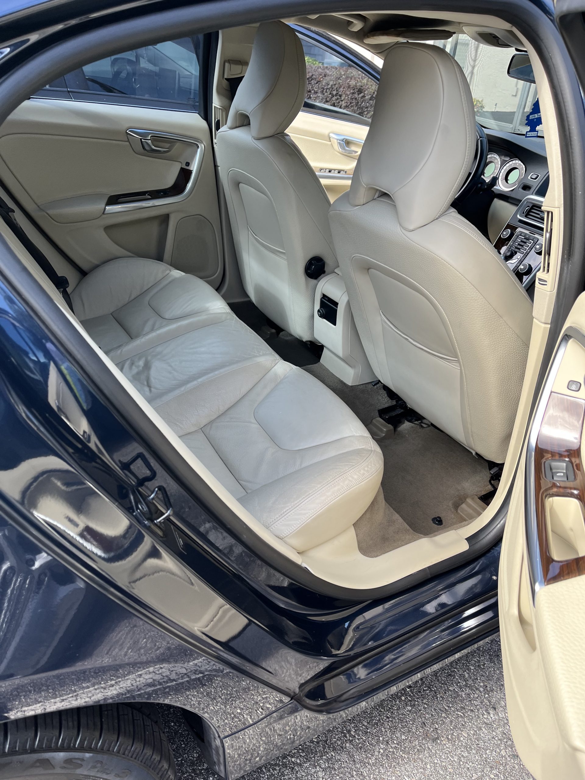 
								2013 Volvo S60 full									